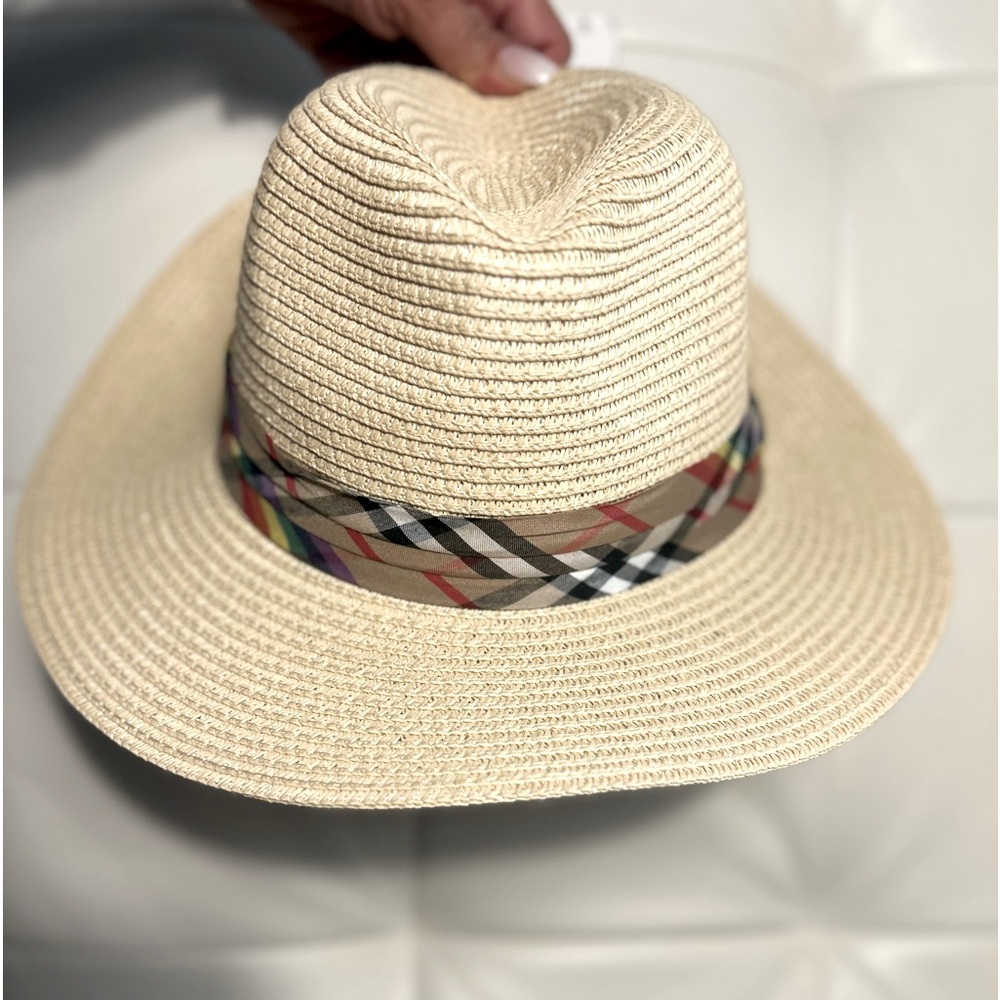 BEAUTIFUL hat!!